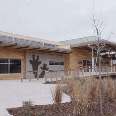 gif of veterinary center