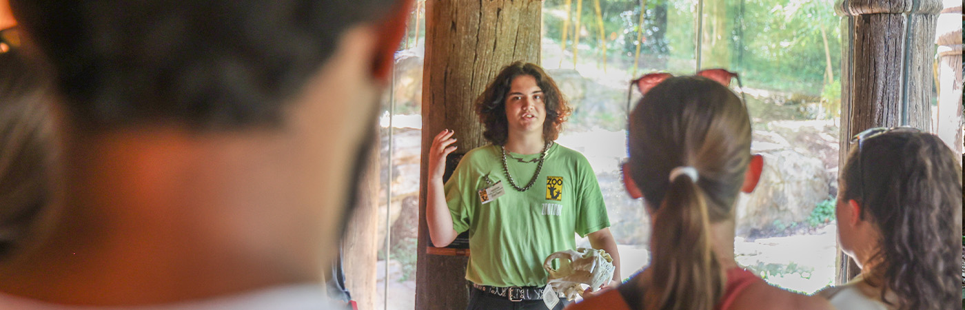 Volunteer at Nashville Zoo